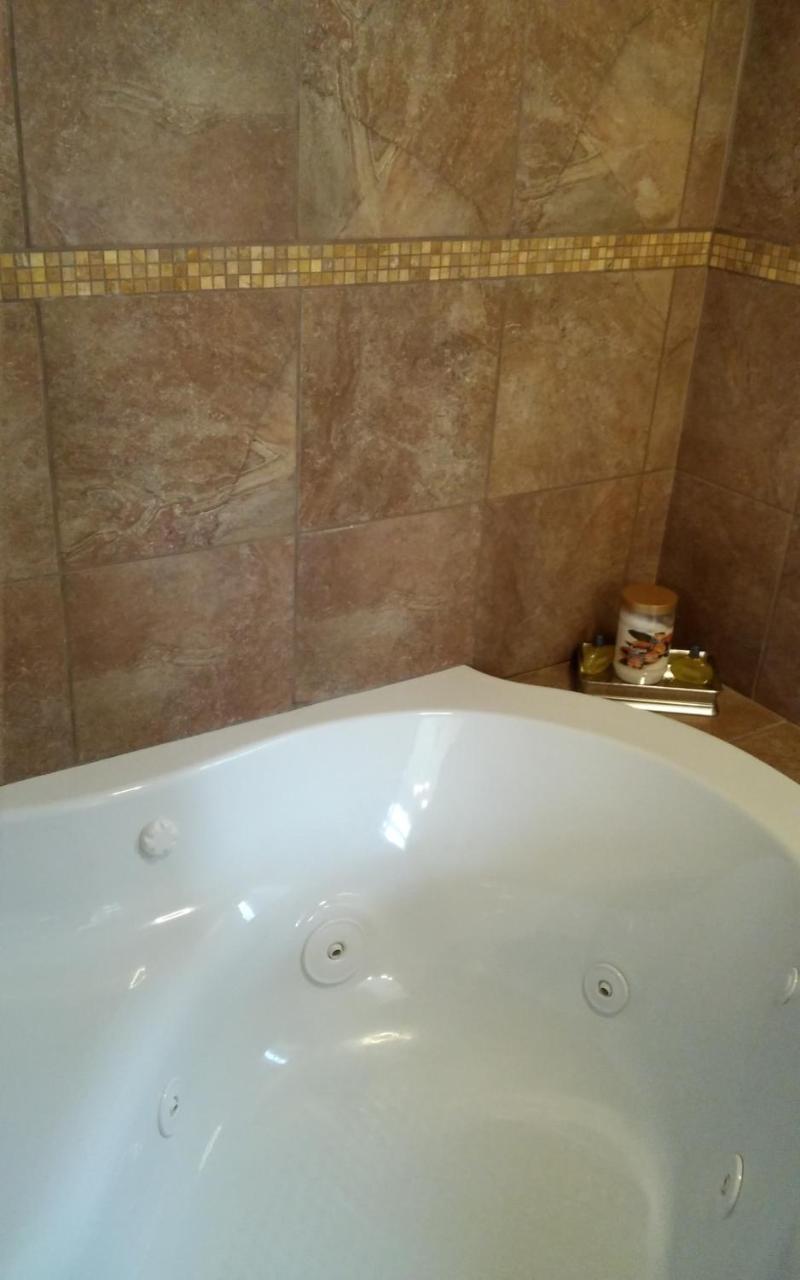 Inntiquity, A Country Inn Logansport Bagian luar foto
